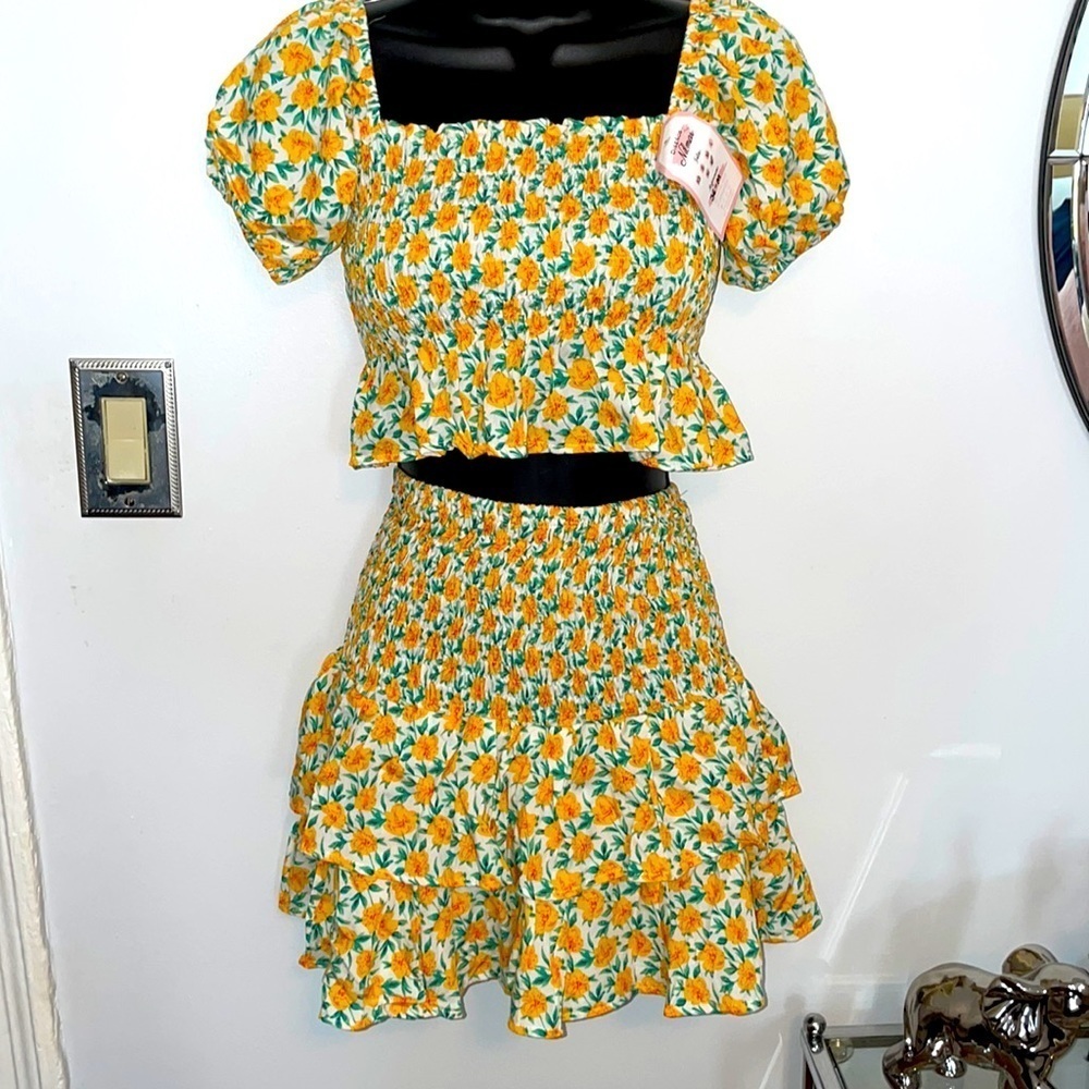 Crop Top w/ Puff Sleeve Mini Skort Set